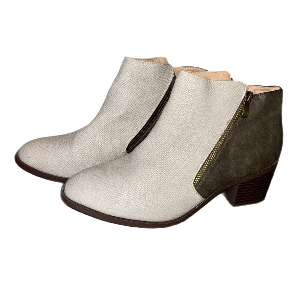 Journee Collection White and Brown Ankle Boots with Chunky Heel